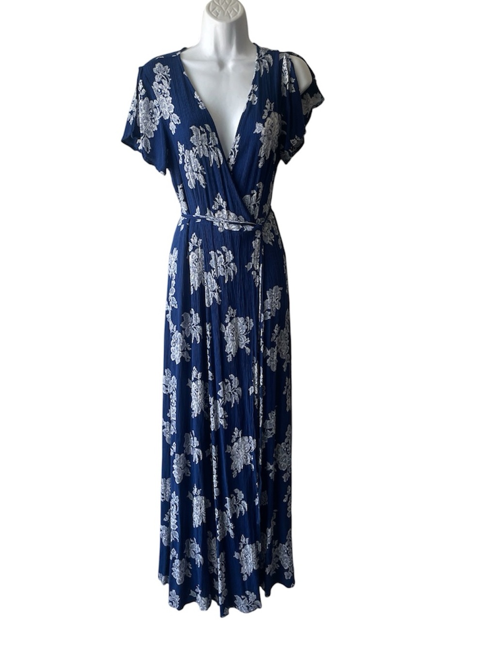 Lulu's Navy Blue Floral Maxi Dress with White Lace Print - Picture 3 of 9